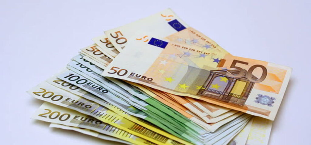Money, Packing & Practical Tips